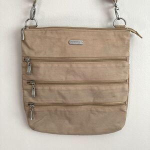 Baggalini Big Zip Purse Crossbody Bag RFID Nylon Purse Lots Of Pockets Beige